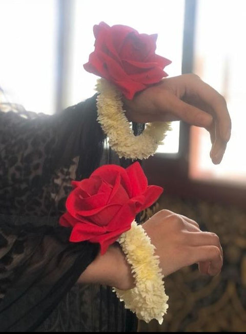 Artificial flower Hand Gajra Made With velvet and plastic Fabric (2pcs)