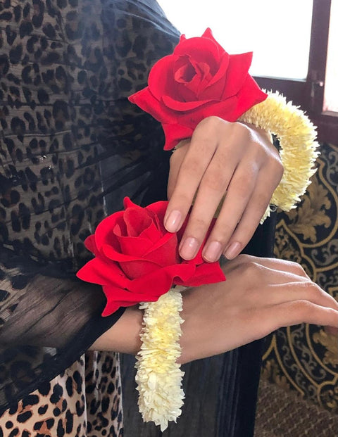 Artificial flower Hand Gajra Made With velvet and plastic Fabric (2pcs)
