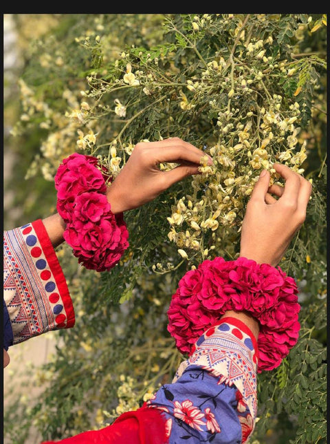 Artificial flower Hand Gajra Made With velvet Fabric (2pcs)