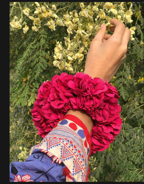 Artificial flower Hand Gajra Made With velvet Fabric (2pcs)