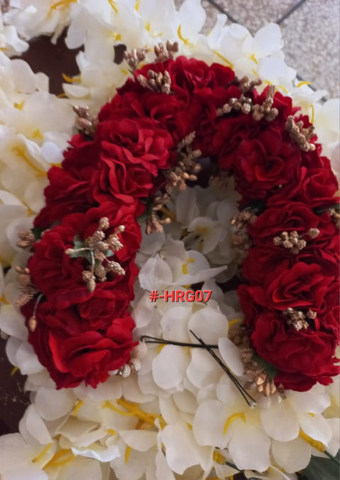 Stylish Velvet Flower Hair Gajra with imported pilons Material Finish